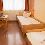 Djh - Jugendgaestehaus Hostel