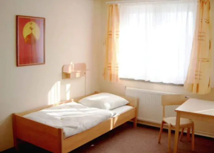 Hostel Djh - Jugendgaestehaus *