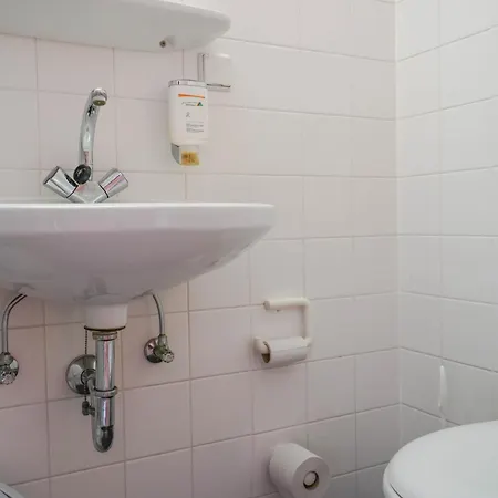 Djh ユーゲントヘルベルゲ ユーゲントゲストハウス * ドレスデン