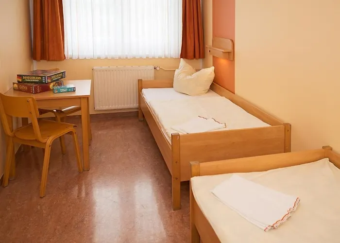 Djh - Jugendgaestehaus Hostel